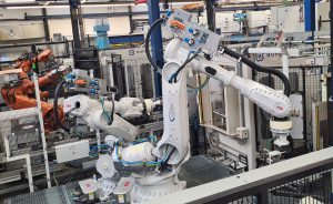 Roboterzelle, Roboter, Roboteranlage, ABB Roboter zum Handeln von Bremsbacken